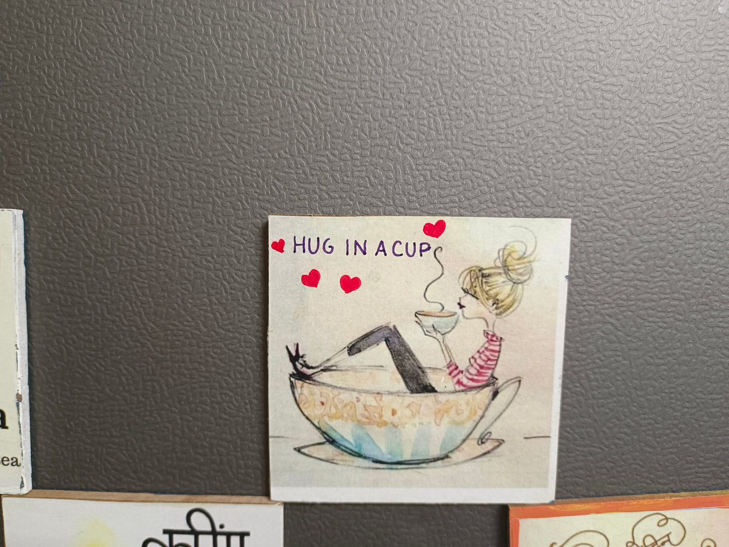 Upgrade your fridge with these high-quality magnets! This set of four fridge magnets is perfect for organizing your notes, reminders, and photos. Made with strong magnets, they ensure a secure hold and won't slide down. Keep your fridge tidy and stylish with these practical and durable magnets.