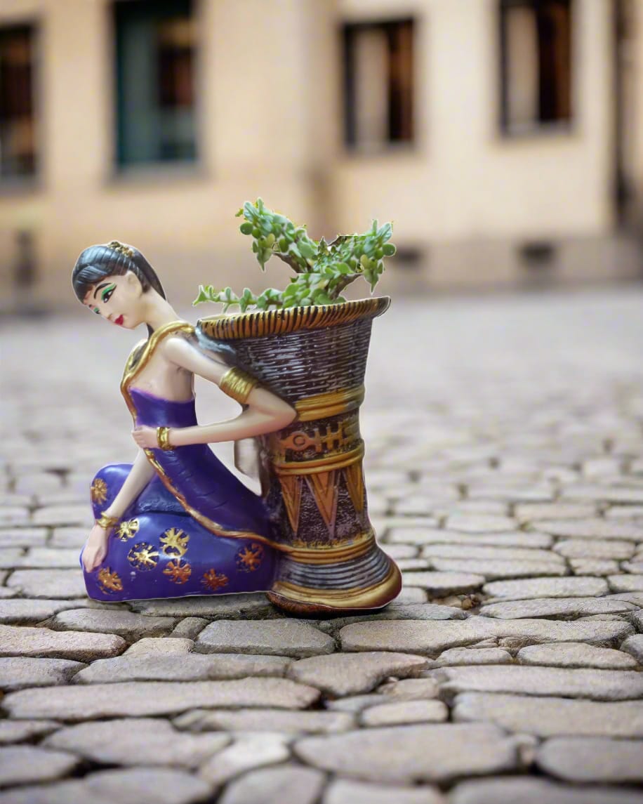 EVA-The Planter Girl