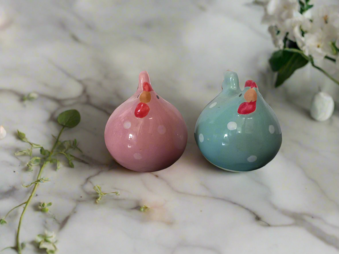 Ceramic hens decor