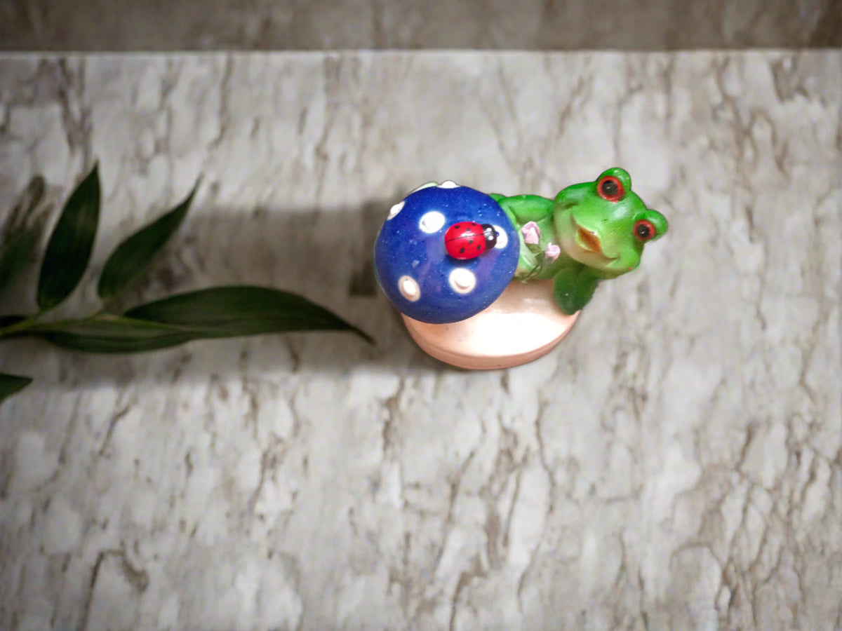 Mini frogs (set of 2)