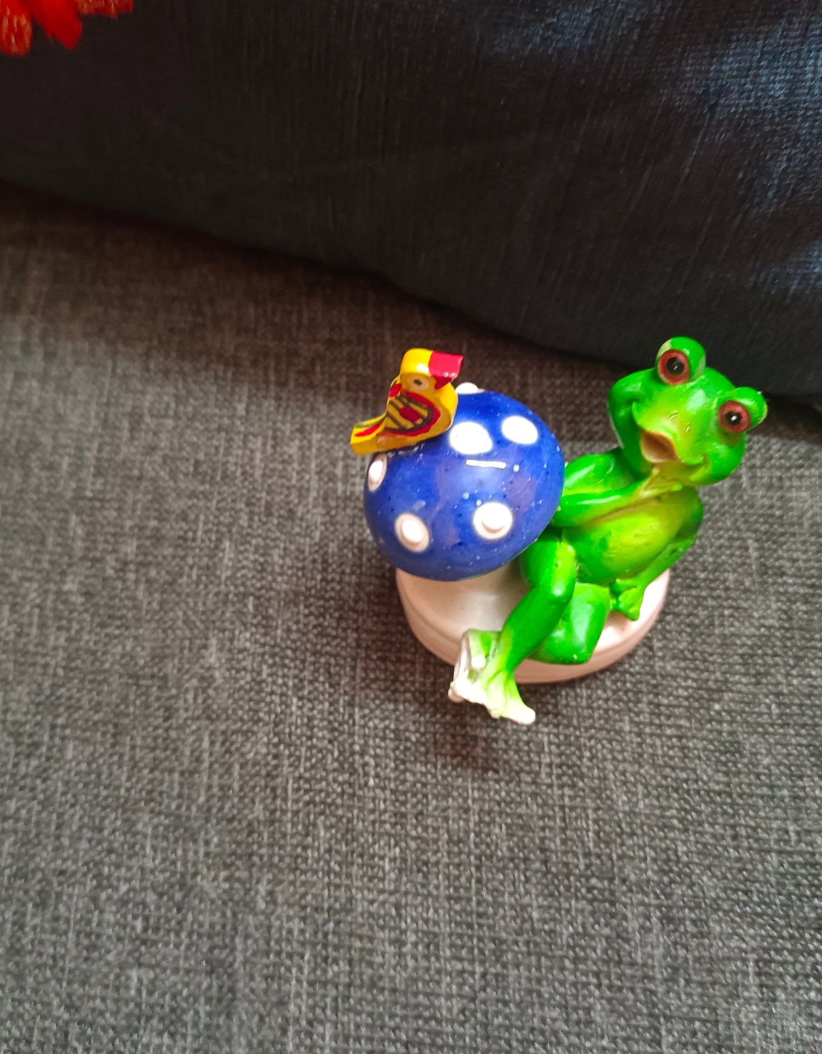 Mini frogs (set of 2)